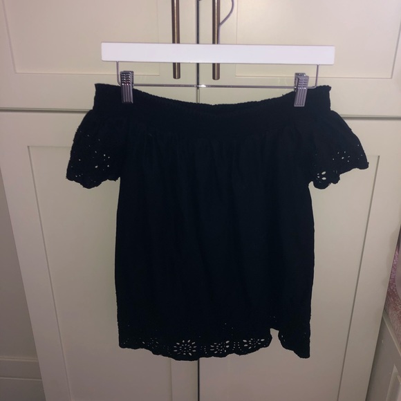 Old Navy Tops - off the shoulder top